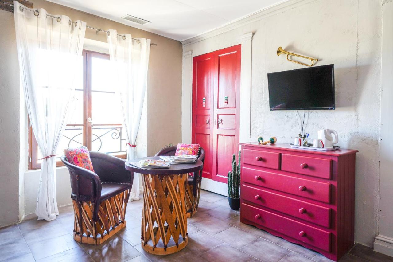 Le Mas D'Anjou Hotel Tigné Esterno foto