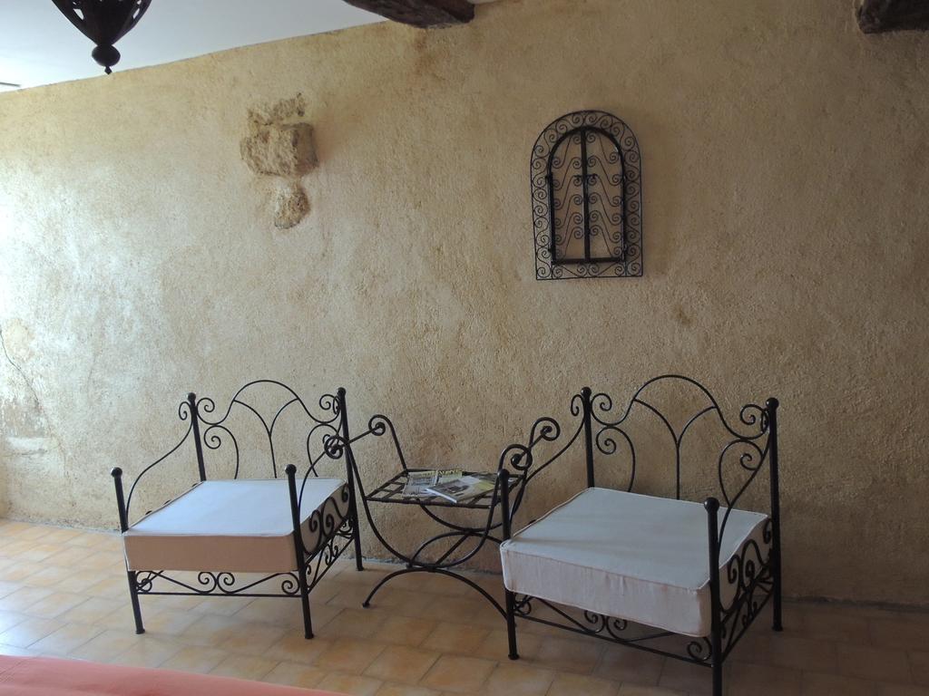 Le Mas D'Anjou Hotel Tigné Esterno foto