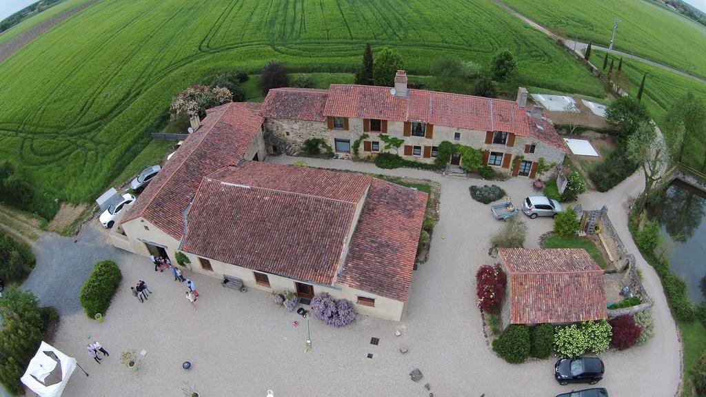 Le Mas D'Anjou Hotel Tigné Esterno foto