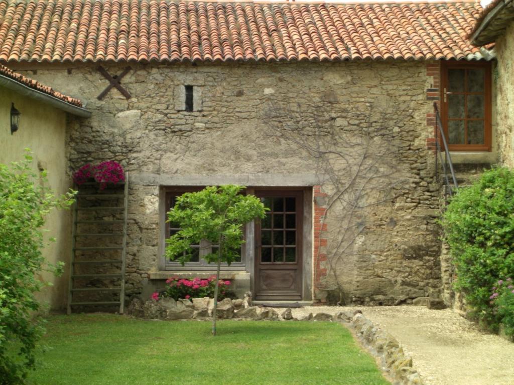 Le Mas D'Anjou Hotel Tigné Esterno foto